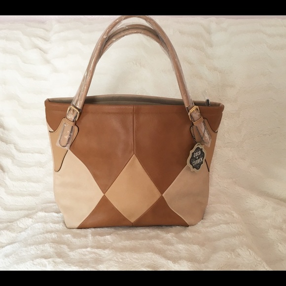 CoCo And Carmen Handbags - NWT CoCo And Carmen Color Block Bucket Bag 👜